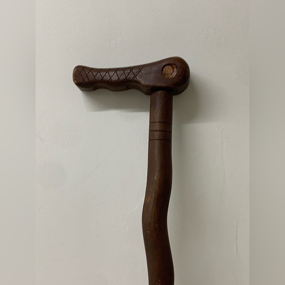 Vtg Craft Made Folk Art Fugural Aligator Head Twisted Wood Walking Stick Cane - Picture 2 of 10